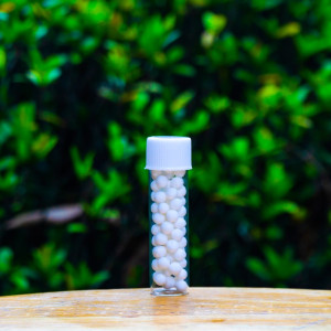 CLEAR GLASS BOTTLES WITH SCREW CAP 5ML (PACK OF 144)